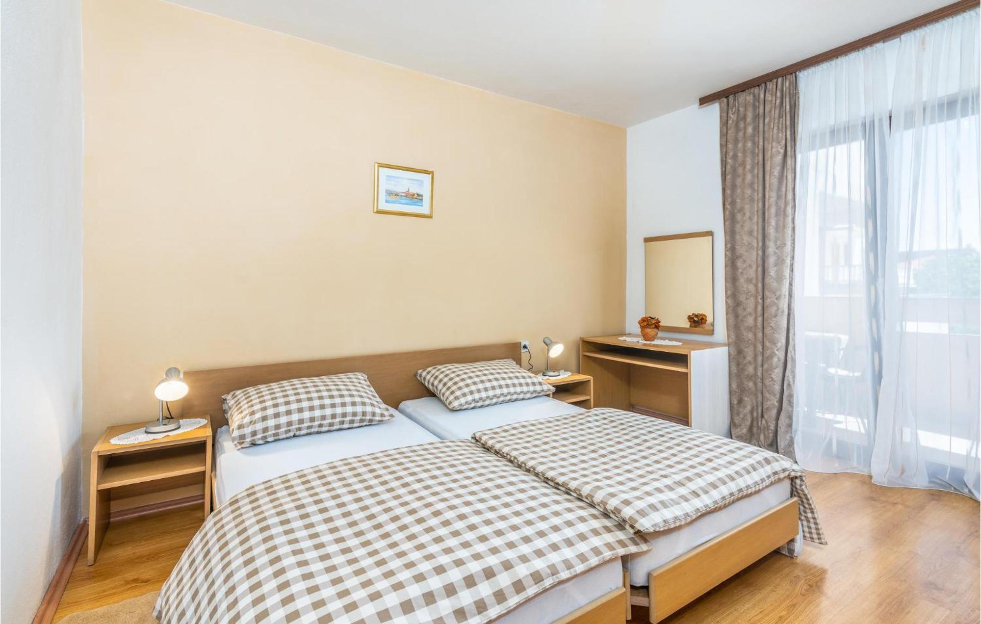 Gorgeous Apartment In Krk With Wifi Krk Town Exterior photo